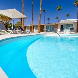 Sanom beach Resort by youRoom Only Adults，位于英格兰海滩的酒店
