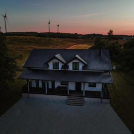 Vėjo Malūnų sodyba - Didžioji vila，位于Paserninkai的酒店