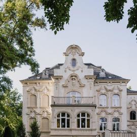 Willa Berlińska - pokoje ,restauracja，位于科希强的酒店