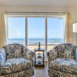 2 Bed/2 Bath, 4th floor Oceanfront condo sleeps 6. Oceanfront deck and pool.，位于费南迪纳比奇的酒店