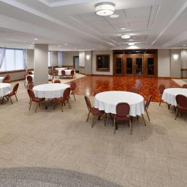 Ramada by Wyndham Milwaukee，位于密尔沃基的酒店