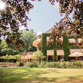 Landgoed Huize Bergen Den Bosch - Vught，位于登博斯的酒店