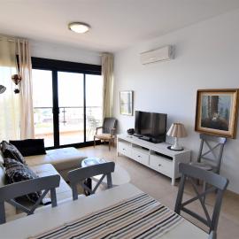 Apartamentos & SPA Torres de San Juan，位于内尔哈的酒店