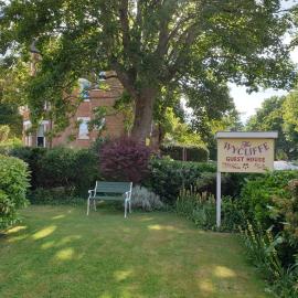 The Wycliffe Guest House，位于福克斯通的酒店
