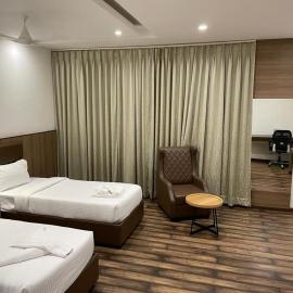 Orion Tree Hotel Sullurupeta，位于Tada的酒店