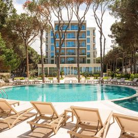 Hotel Skanderbeg，位于格勒姆的酒店