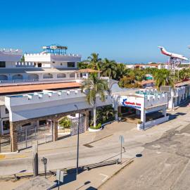 Splash Inn Nuevo Vallarta & Parque Acuatico，位于新巴利亚塔的酒店