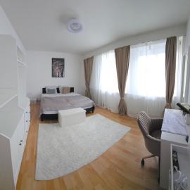 LaCasa-Mia Apartment Basel，位于巴塞尔的酒店
