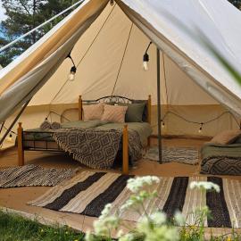 Glamping & Homestay in Kihnu，位于Rootsiküla的酒店
