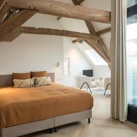 NOX Logies, vakantiewoning en polyvalente ruimte，位于赫林贝亨的酒店
