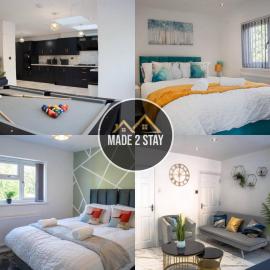 Luxury Solihull 6 bed 3 bath house 16 guests JLR HS2 BHX，位于Sheldon的酒店