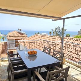 Charites: Terrace with Seaview - 100m to the beach