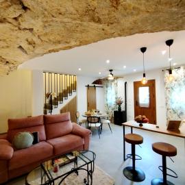 Casa Cueva Las Chicas del Puente，位于塞特尼尔的酒店