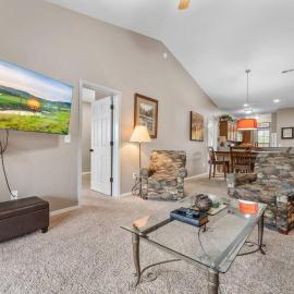 Golf View Luxe at Stonebridge，位于布兰森西的酒店