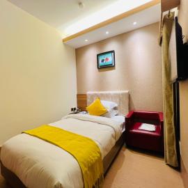 Hotel Taj Metro，位于Maulvi Bāzār的酒店