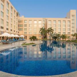 Radisson Blu Hotel Rudrapur，位于鲁德拉普尔的酒店