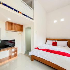RedDoorz Syariah at Jl Veteran Kediri,位于谏义里的酒店