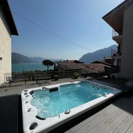 Casa Gina with pool and lake view，位于里瓦迪索尔托的酒店