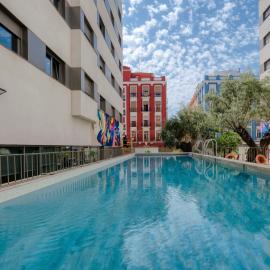 Livensa Living Studios Valencia Marina Real，位于瓦伦西亚的酒店