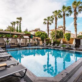 HMA Hotel & Suites，位于阿拉尼亚的酒店