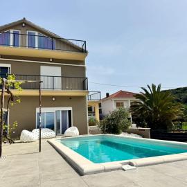 Luxury apartments Lun，位于伦的酒店