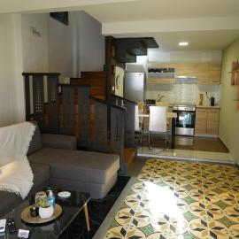 Karditsa's Loft House，位于卡尔季察的酒店