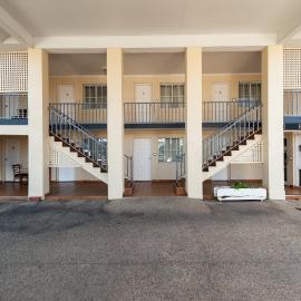 Albury Georgian Motel & Suites，位于奥尔伯里的酒店