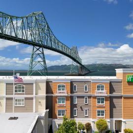 Holiday Inn Express Hotel & Suites Astoria by IHG，位于阿斯托里亚的酒店