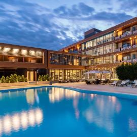Sky Blue Hotel & Spa，位于普洛耶什蒂的酒店