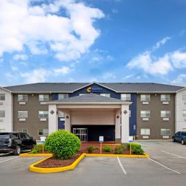 Comfort Inn & Suites North Greenfield，位于格林菲尔德的酒店