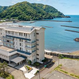 公共の宿伊豆まつざき荘,位于松崎町的酒店