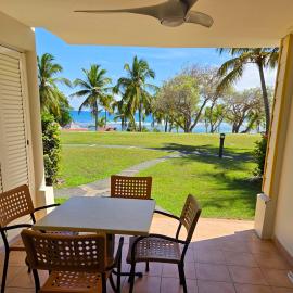 Studios Angoreva vue mer - côté plage ou jardin - Village vacances - Sainte-Anne Guadeloupe，位于Courcelles的酒店