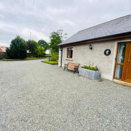Robins Cottage，位于Corchoney Cross Roads的酒店