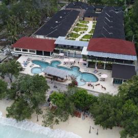 Pine Tree Beach Hotel，位于吉利特拉旺安的酒店