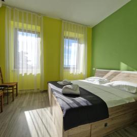 FIORE Seaview Rooms - Premium Location，位于塞尔瑟的酒店