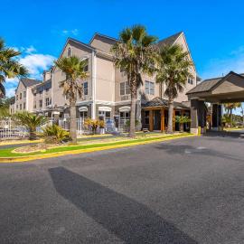 Country Inn & Suites by Radisson, Hinesville, GA，位于海恩斯维尔的酒店