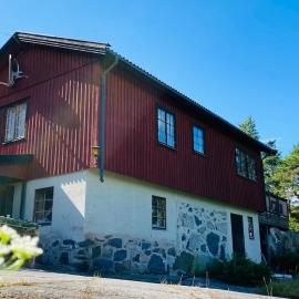 Sjövillan på Karlbergs Pensionat，位于Möja的酒店