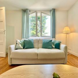 APPARTEMENTS "Pieds à Terre" à LORIENT - LUMINEUX - TOUT CONFORT，位于洛里昂的酒店