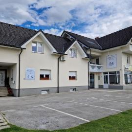 Dežman Apartments & Rooms，位于克拉尼的酒店