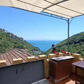 Albori Rooftop Suite Vietri sul Mare Costiera Amalfitana，位于Albori的酒店
