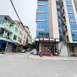 Sky Night Hotel,位于Bồ Sơn的酒店