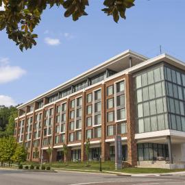 The Highlander at Radford, Tapestry Collection by Hilton,位于拉德福的酒店
