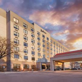 Radisson Hotel Detroit Metro Airport,位于罗缪勒斯的酒店