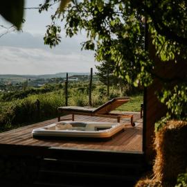 Feelmore Tiny House Eger，位于埃格尔的酒店