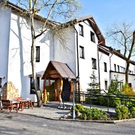 Hotel Stawisko Klaudyn，位于Klaudyn的酒店