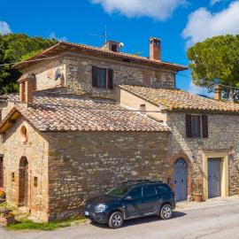 Borgo Panicale with Shared Pool and Garden，位于帕尼卡莱的酒店