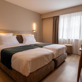 Hôtel Hemera，位于图尔奈的酒店