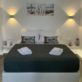 Almires 1-Stay 20m from Aegean Sea，位于克若尼索斯的酒店