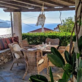 Hidden Gem with Sunset in the Aegean Sea, Two Traditional Homes in Ano Vathy, Samos，位于Vathý的酒店