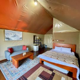 Seroja Hills Glamping Wonosobo，位于Kejajar的酒店